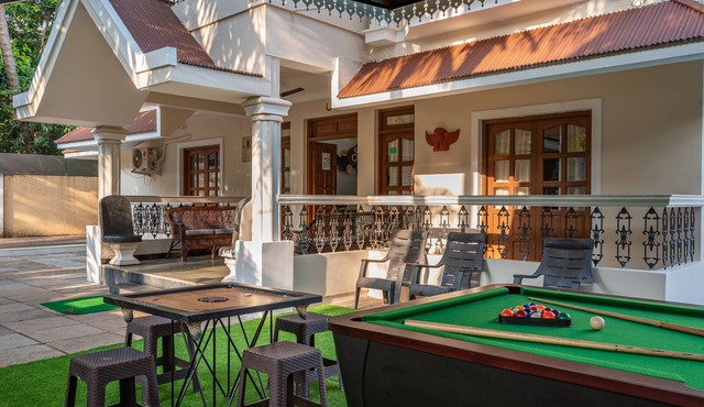 Beautiful 5BHK Luxury Calangute Villa, 2 Minutes Walk to Calangute Beach in Goa