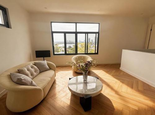 Beautiful 5BR duplex with waterveiw