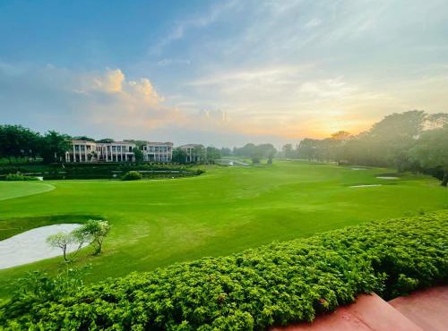 Beautiful Apartments at Tarudhan Valley Golf Resort, Manesar