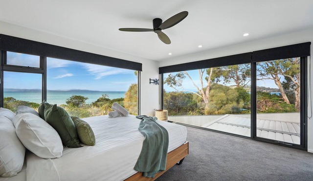 Beautiful Balook - 3 Bedroom Beach House in Lauderdale