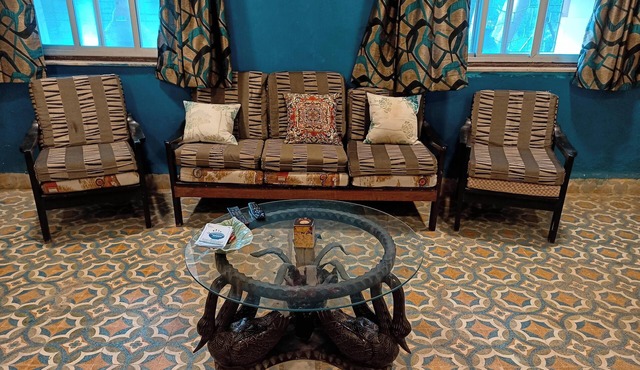 Beautiful colonial Rowhouse with 2000 sqft Pvt garden, Lonavala