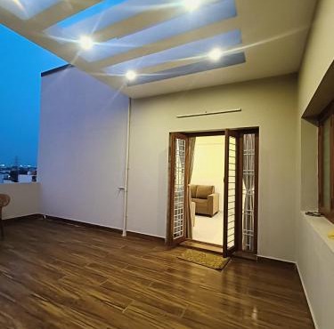 Beautiful Spacious flat in Chennai Ambattur -lake view