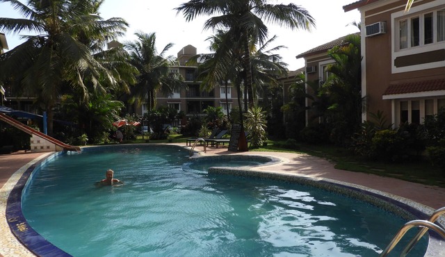 Beautifully furnish Apartment in Candolim with shared pool