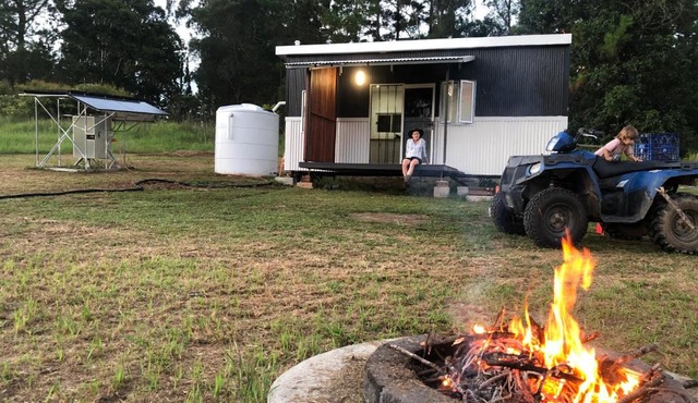 Bee Farm Off-Grid Tiny Home Stay in Tamaree