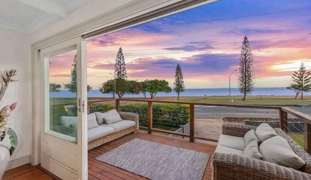 Bells Beach Bungalow in Clontarf