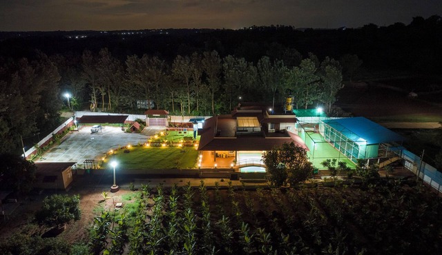 Best Farm Stay near Bengaluru! Spacious Rooms, swimming pool & Outdoor Fun