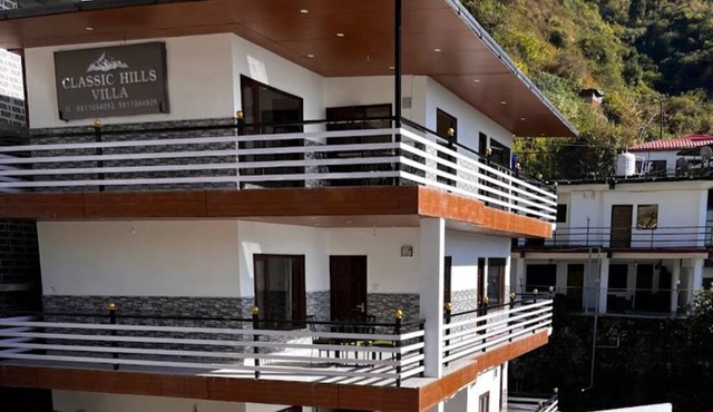Best hotel with Best View AC, WiFi in wonderful Mussoorie
