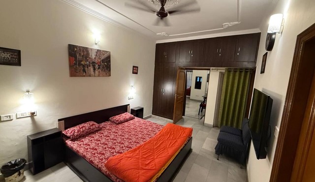 Bienvenue Homestay - Charming 2-bedroom house in beautiful Panchkula with AC
