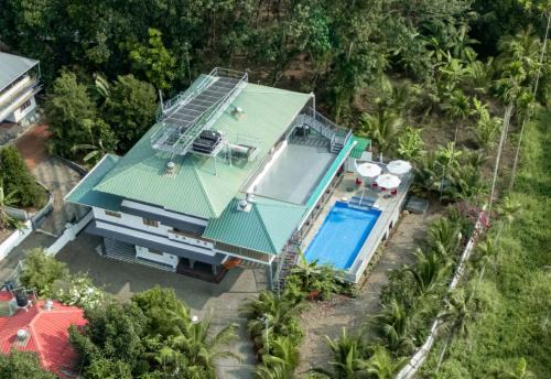 BIKI'S PALM VILLA