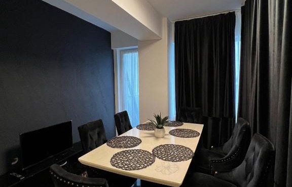 Black Andaz Apartment