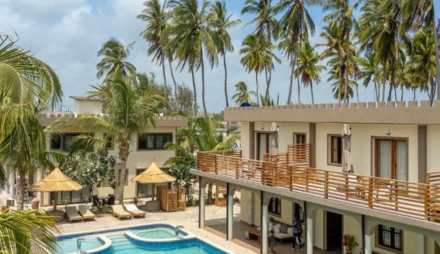 Blackstone Beach Resort in Uroa