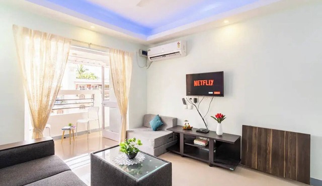 Blissful 1BHK apartment, 5 min walk to the beach