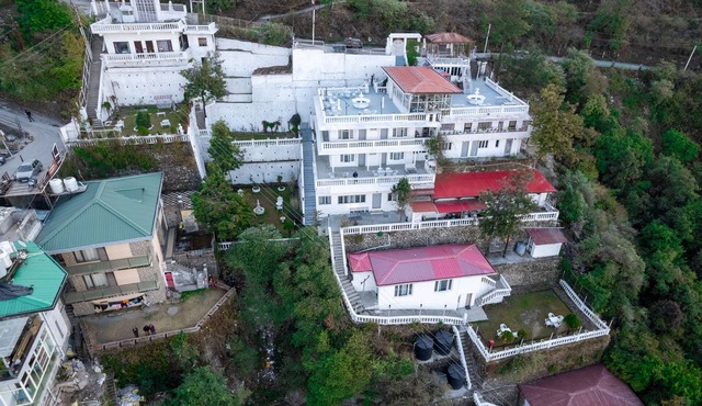 Blue Mountain White House Hotel, Mussoorie