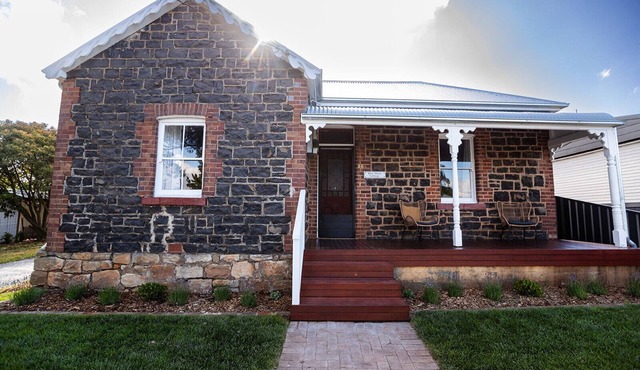Blue stone cottage Taralga boutique accommodation in Taralga