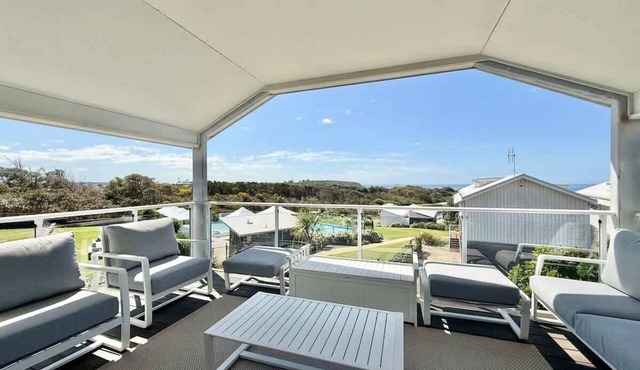 Bluewater Bliss at Caves Beach Villas