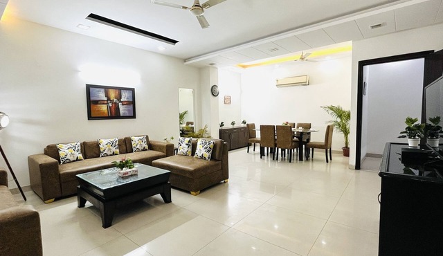 BluO 2BHK @ Greater Kailash Lift, Balcony, Parking
