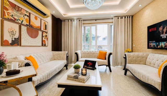 BluO 3BHK - Greater Kailash Lift Balcony Parking