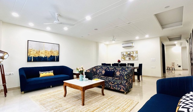 BluO 4BHK Saket Max - Lift, Balcony, Parking