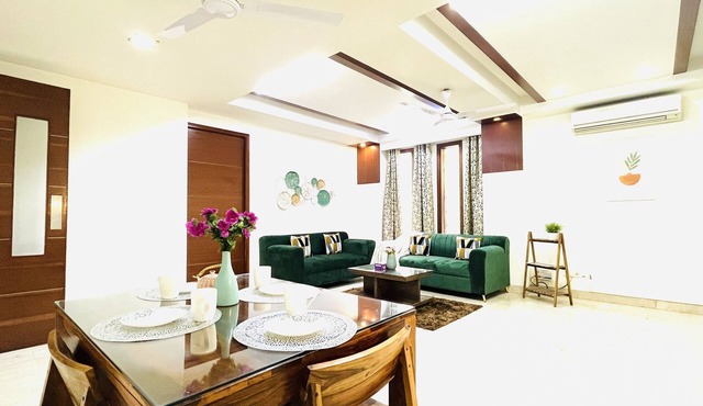 BluO Modern 2BHK- Green Park Market & Hauz Khas