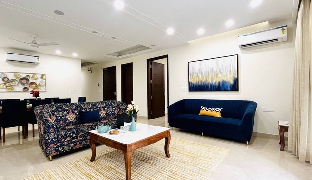 BluO Modern 3BHK MAX Saket -Lift, Parking , Balcony.