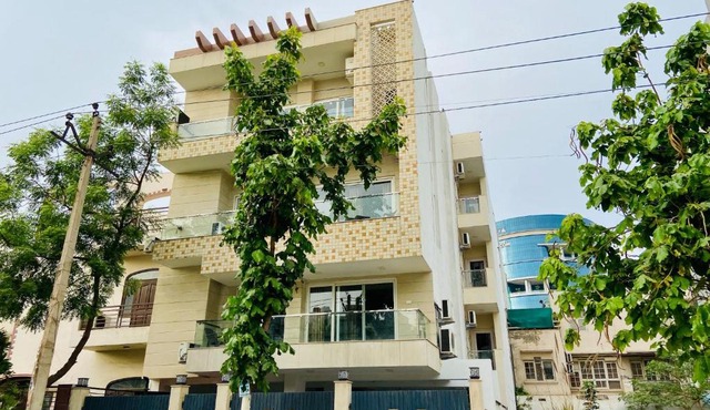 BluO Studio DLF CyberCity - Kitchen, Balcony, Lift