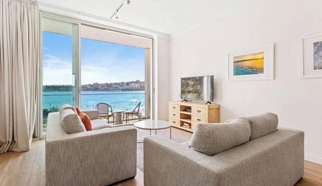 Bondi Heaven Beachfront Apartment