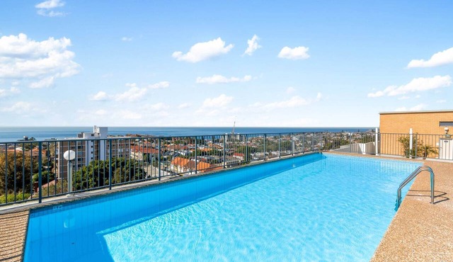 Bondi Studio Apartment with Pool & Rooftop Views