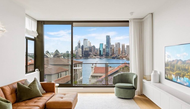 Boutique 2-Bed with Stunning Sydney Harbour Views