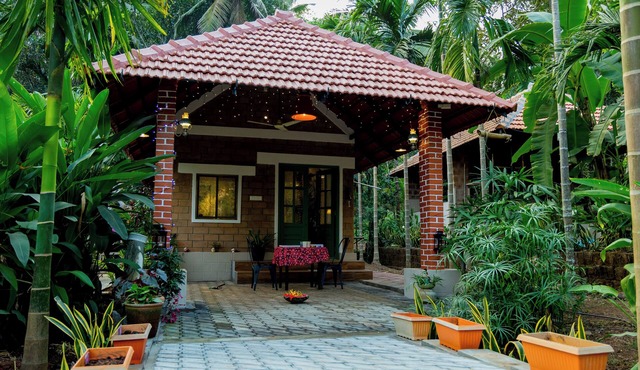 Boutique Eco Farmstay· Pet Friendly · Open Air Kitchen · Near Mangalore Airport