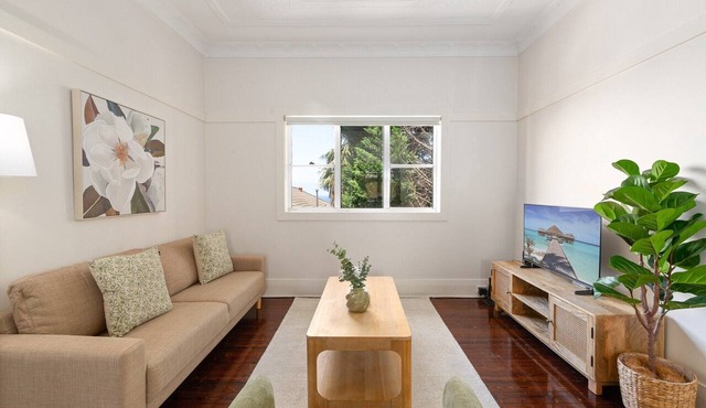 Bright 2-Bed Apartment in Coogee