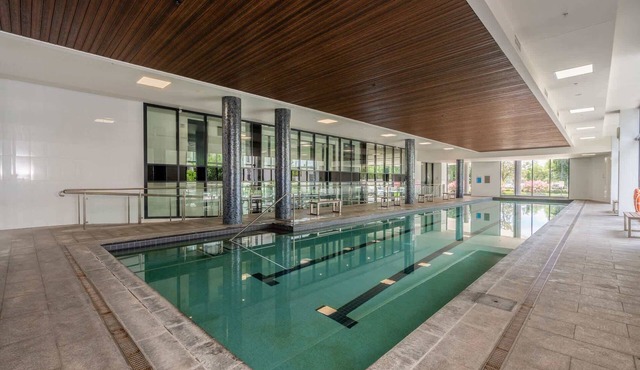 Bright 2-Bed Flat Near City Amenities