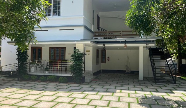 Bright Nest Service Villa Munroe