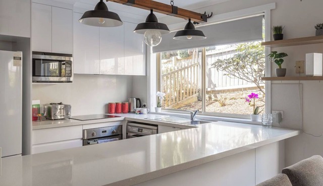 Bright & Spacious 2-Story Retreat in Burnie