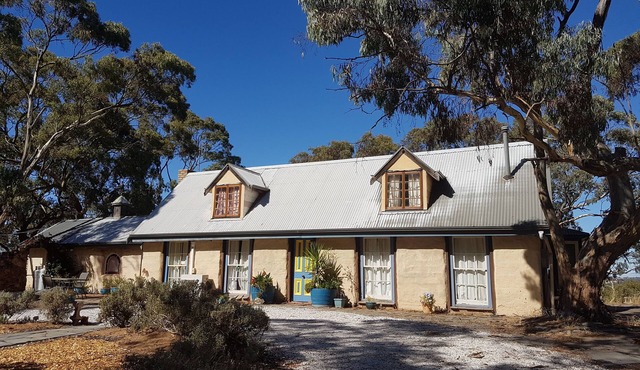 Bronte Manor, Wuthering Heights ~ min. 4 people - dog friendly in Clare