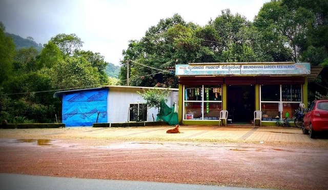 Brundavana Garden Restaurant and Homestay