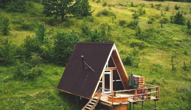 Cabana Colt Verde 2 A-frame chalet in Cruset