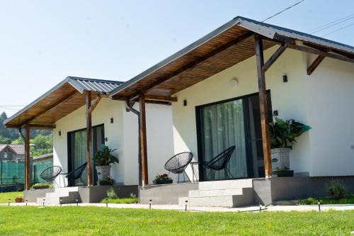 Cabanutele "La Garaj"