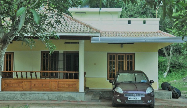 Calm, Lake-facing, Clean Villa/Rooms