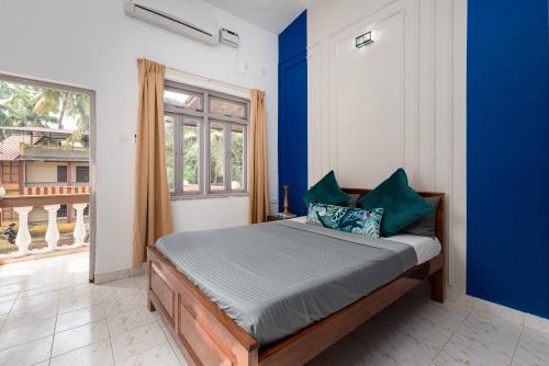 Candolim Beach Stay - 2 minutes Walk to Beach