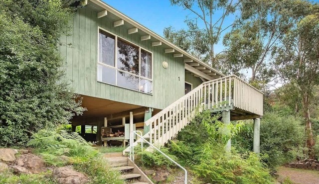 Canobolas Mountain Two-Bedroom Cabin 1 in Canobolas