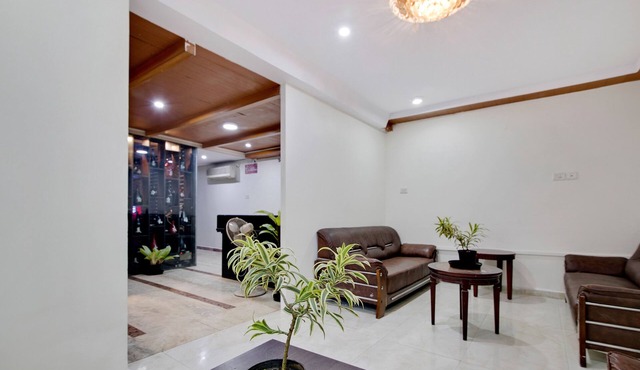 Capital O 11148 Amethyst Business Hotel