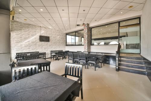 Capital O Amit Palace