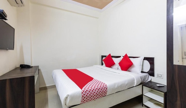 Capital O Hotel Royal Stay