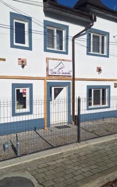 CASA CU LAVANDĂ