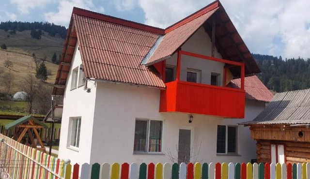 Casa Curcubeu
