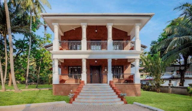 Casa Hibiscus Villa with Pvt.Garden & 5 Mins drive to Beach