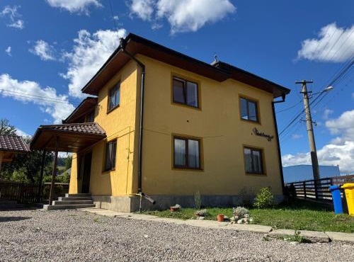Casa Pietrele Doamnei Garden Apartment