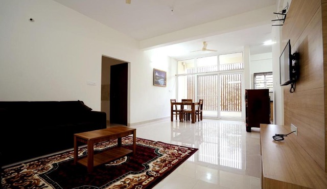 Castle JP Service Apartments