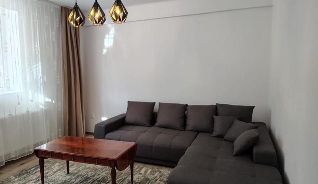 Central Apartment near Piatra Singuratică - Bălan