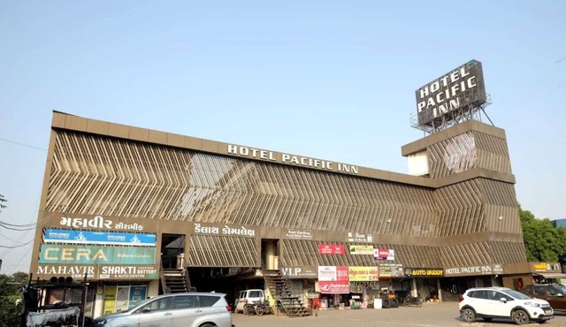 ​Central & Stylish: Hotel Pacific Inn in the Heart of Surat.